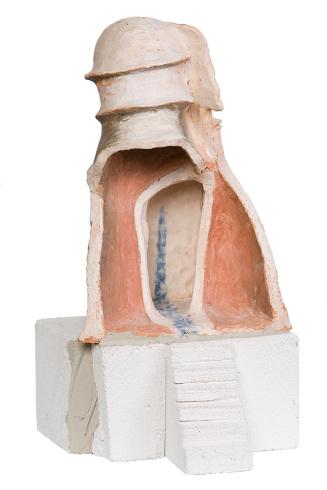 Kurt Hüpfner, Gruft, 1992, Terrakotta, Engobe, Gips, mit Acrylfarbe bemalt, 39 × 20 × 21 cm, Pr ...