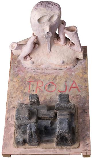 Kurt Hüpfner, Troja, 2011, Terrakotta, Engobe, Papiermasché, Holz, Acrylfarbe, 26,3 × 43 × 28,5 ...
